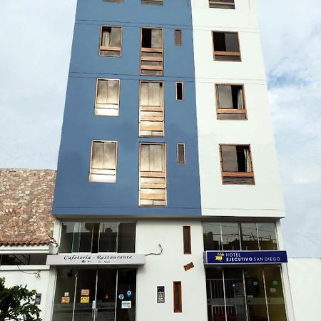 Hotel Ejecutivo San Diego Trujillo Esterno foto