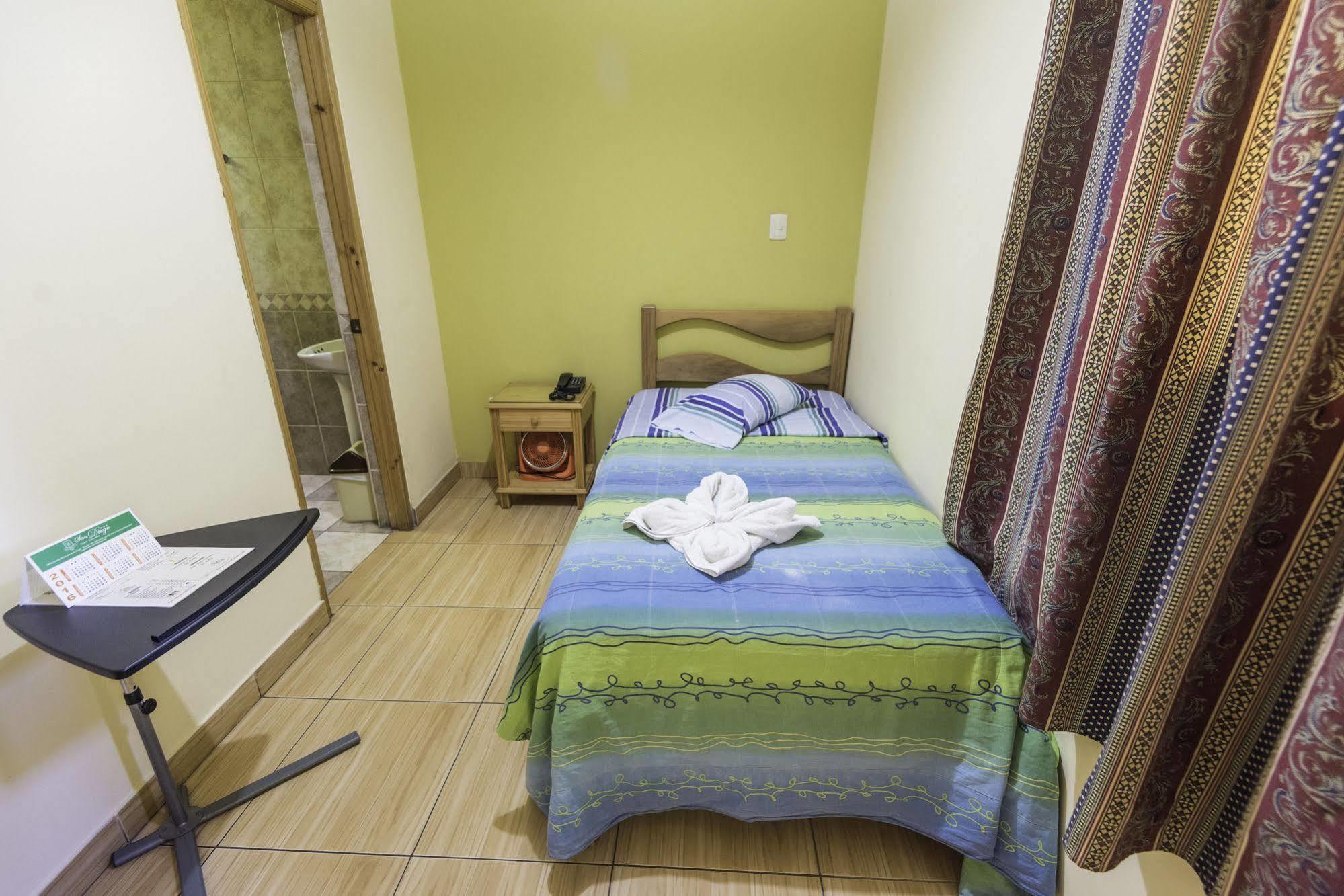 Hotel Ejecutivo San Diego Trujillo Esterno foto