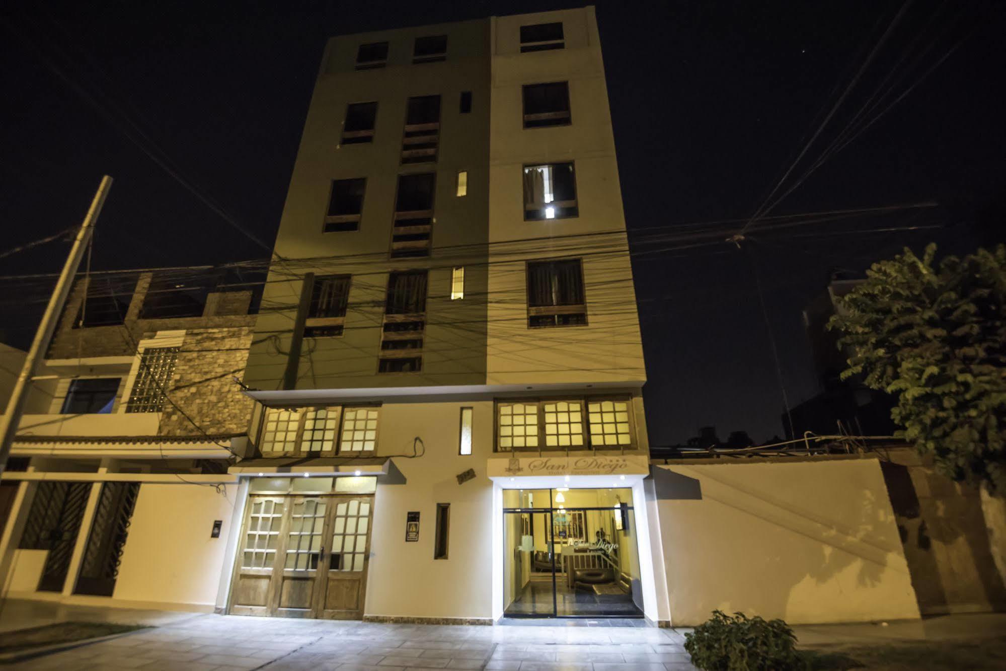 Hotel Ejecutivo San Diego Trujillo Esterno foto